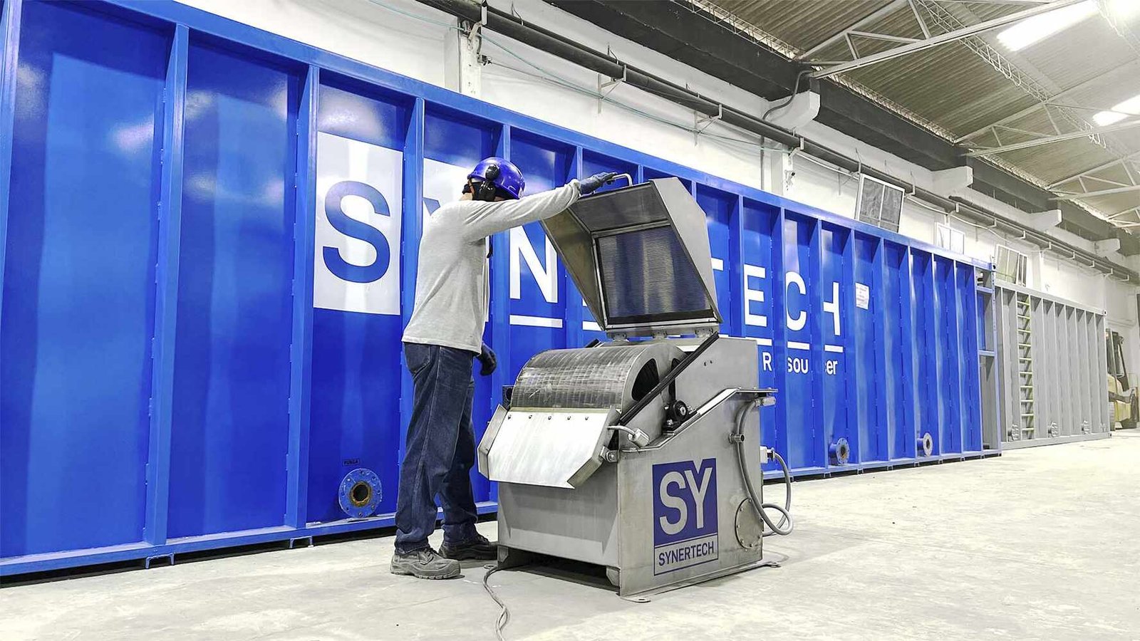 Self-Cleaning Rotary Screen