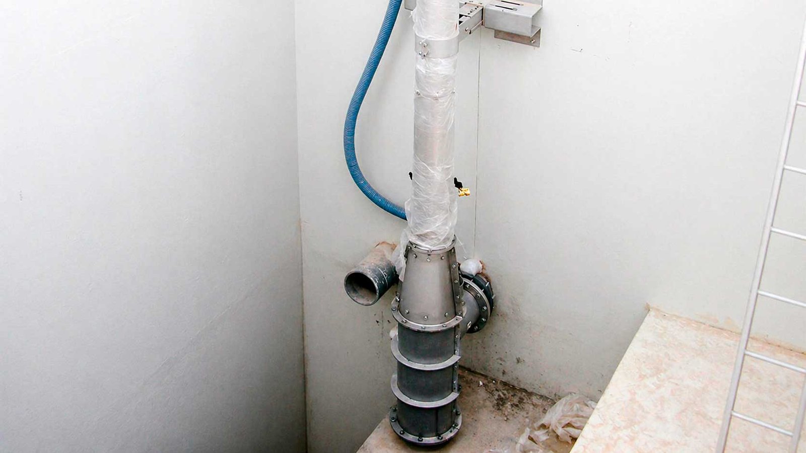 Vertical Screen for Pumping Stations